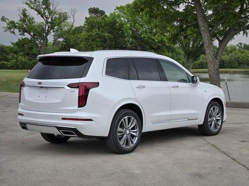 2025 Cadillac XT6 Premium Luxury FWD