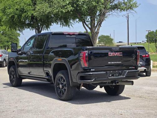 2024 GMC Sierra 2500 AT4