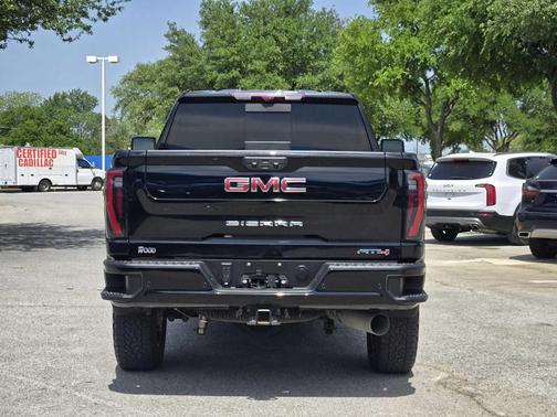 2024 GMC Sierra 2500 AT4