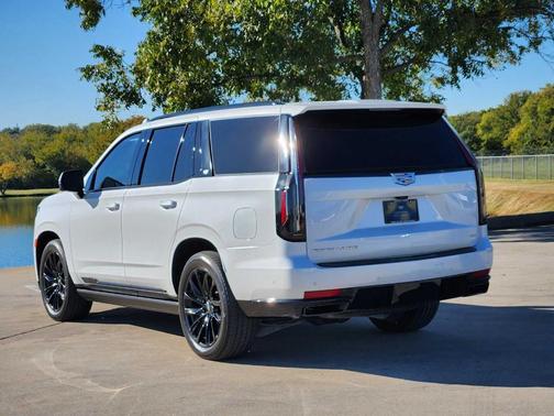 2024 Cadillac Escalade Sport