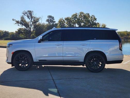 2024 Cadillac Escalade Sport