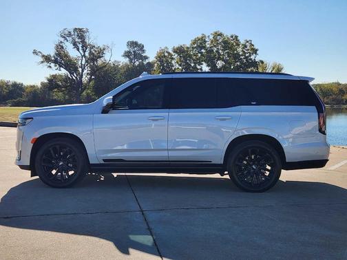 2024 Cadillac Escalade Sport