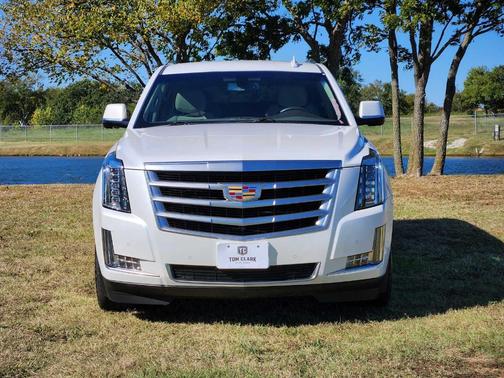 2017 Cadillac Escalade Standard