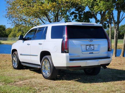 2017 Cadillac Escalade Standard