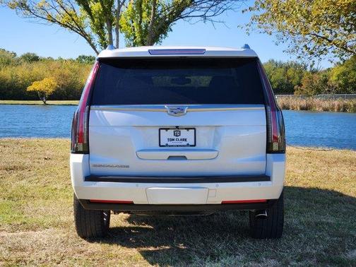 2017 Cadillac Escalade Standard