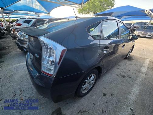 2010 Toyota Prius III