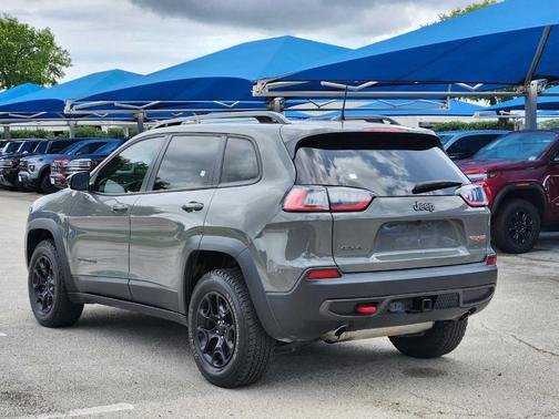 2022 Jeep Cherokee Trailhawk