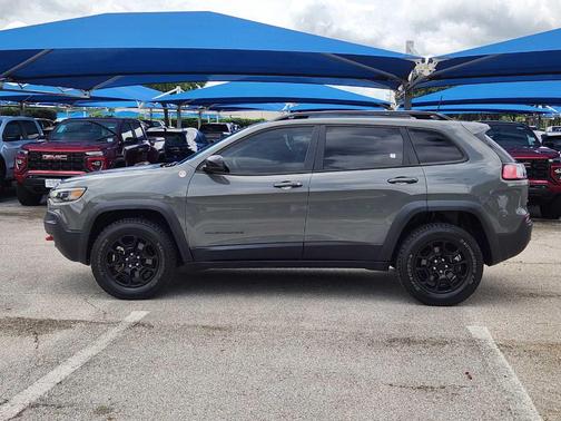 2022 Jeep Cherokee Trailhawk
