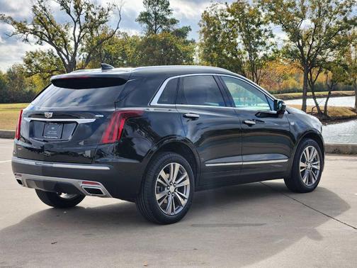 2022 Cadillac XT5 Premium Luxury