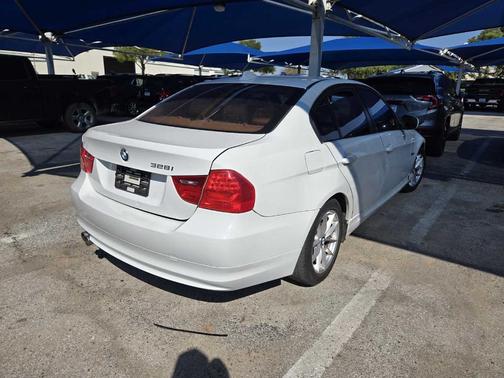 2011 BMW 328 i