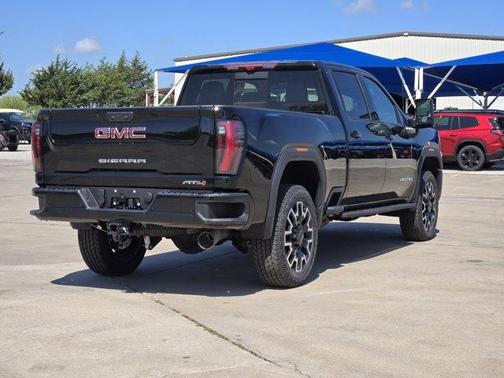 2025 GMC Sierra 2500 AT4