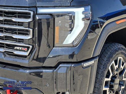 2025 GMC Sierra 2500 AT4