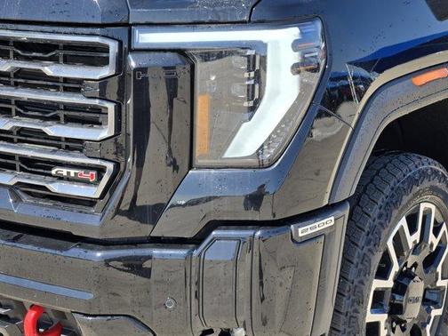 2025 GMC Sierra 2500 AT4