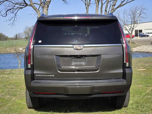 2020 Cadillac Escalade Luxury