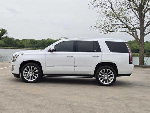 2020 Cadillac Escalade Luxury