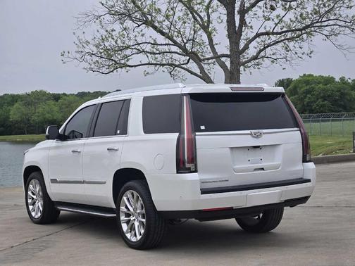 2020 Cadillac Escalade Luxury
