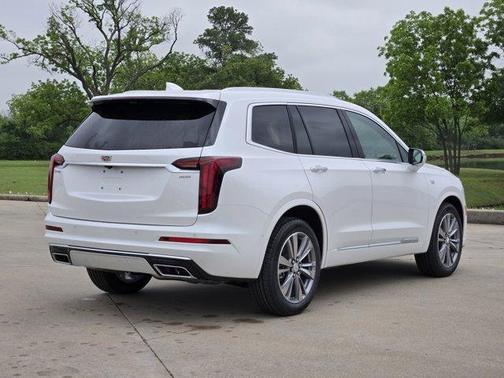 2025 Cadillac XT6 Premium Luxury FWD