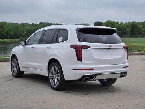 2025 Cadillac XT6 Premium Luxury FWD