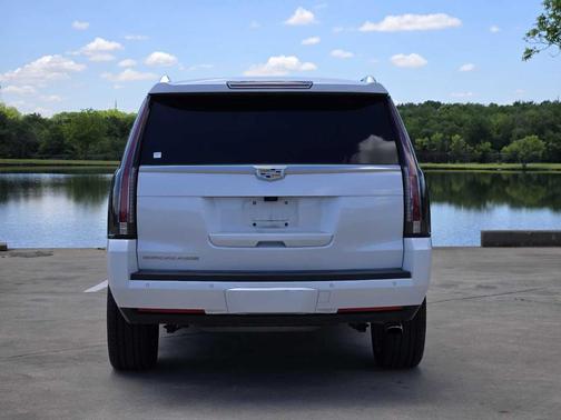 2018 Cadillac Escalade Platinum