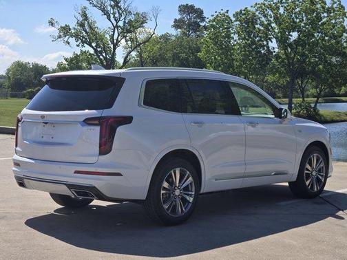 2025 Cadillac XT6 Premium Luxury FWD
