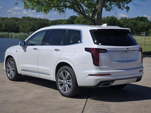 2025 Cadillac XT6 Premium Luxury FWD