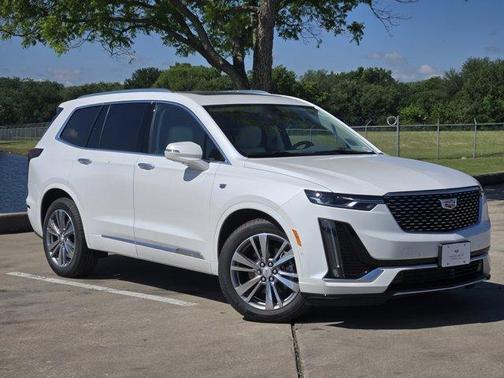 2025 Cadillac XT6 Premium Luxury FWD