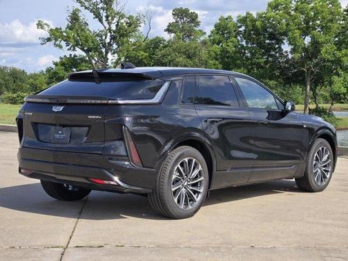 2025 Cadillac LYRIQ Sport