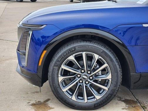 2025 Cadillac LYRIQ Sport