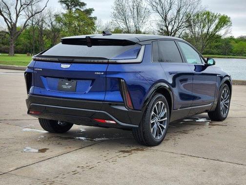 2025 Cadillac LYRIQ Sport