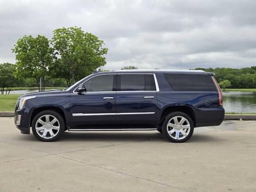 2020 Cadillac Escalade ESV Premium Luxury