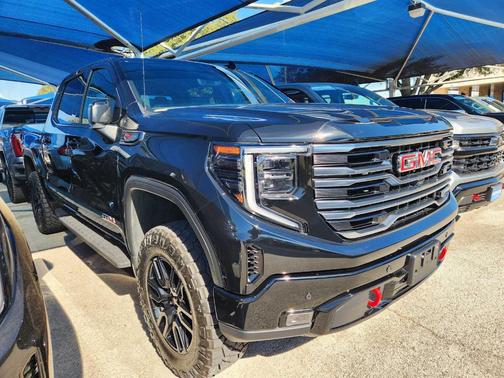 2025 GMC Sierra 1500 AT4