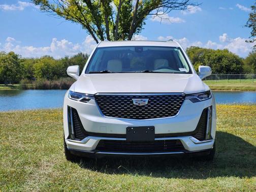 2023 Cadillac XT6 Premium Luxury FWD