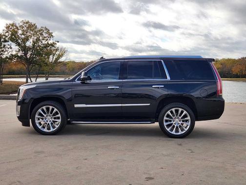 2017 Cadillac Escalade Luxury