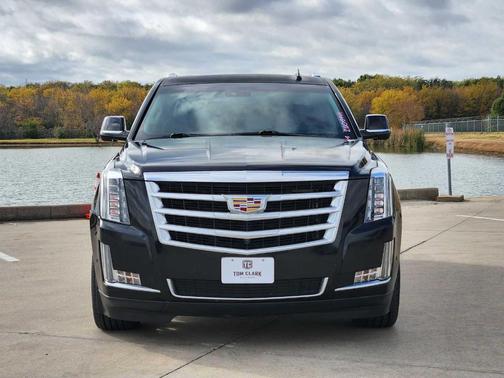 2017 Cadillac Escalade Luxury