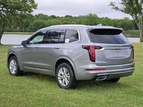 2025 Cadillac XT6 Luxury FWD