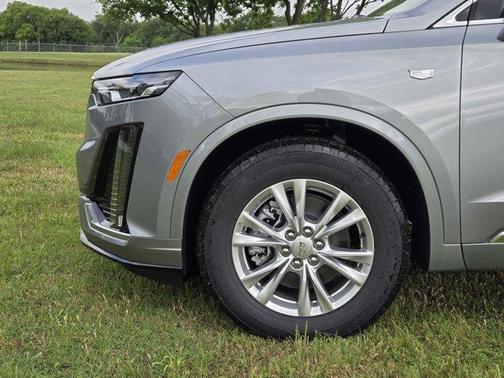 2025 Cadillac XT6 Luxury FWD