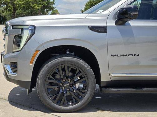 2025 GMC Yukon Elevation