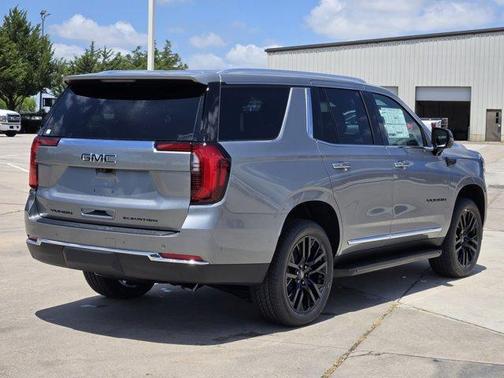 2025 GMC Yukon Elevation