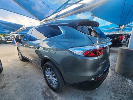 2022 Buick Enclave Essence