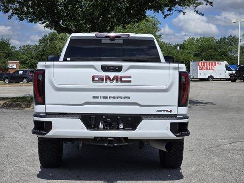 2024 GMC Sierra 2500 AT4