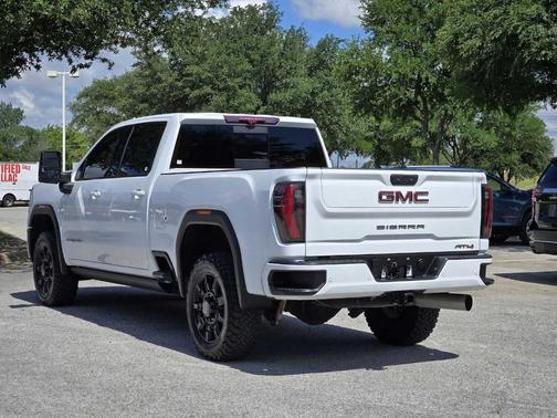 2024 GMC Sierra 2500 AT4