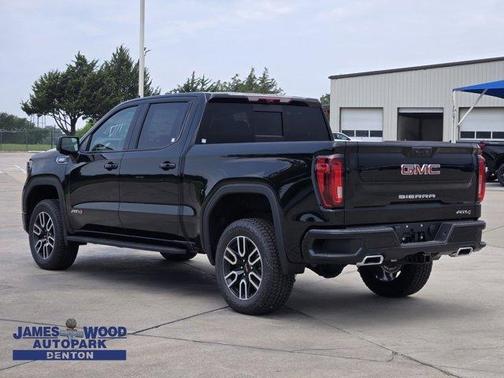 2025 GMC Sierra 1500 AT4