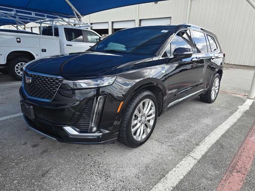 2022 Cadillac XT6 Premium Luxury FWD