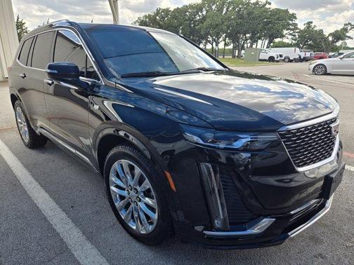 2022 Cadillac XT6 Premium Luxury FWD
