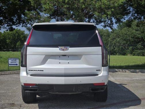 2022 Cadillac Escalade Sport