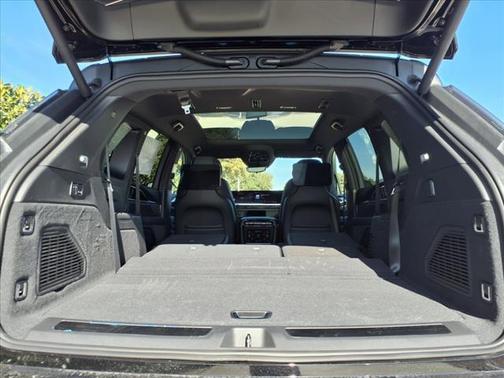 2025 Cadillac Escalade IQ Luxury