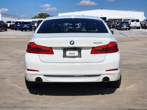 2019 BMW 530 i