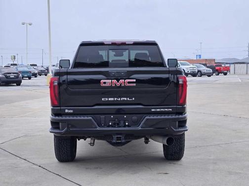2024 GMC Sierra 2500 Denali
