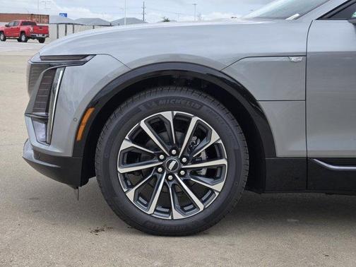 2025 Cadillac LYRIQ Sport