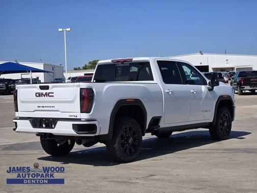 2025 GMC Sierra 2500 AT4